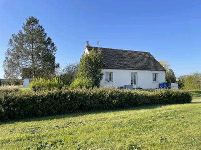 Detached House With Garden And Garage