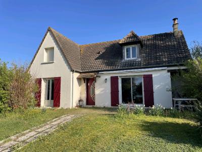 Detached House With Garden And Garage