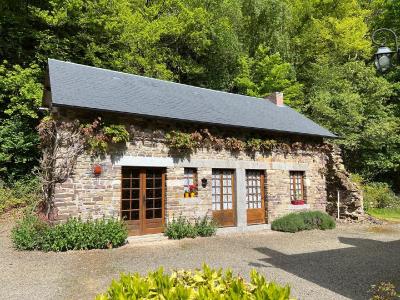 Character Country House on the River Orne