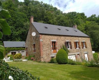 Character Country House on the River Orne