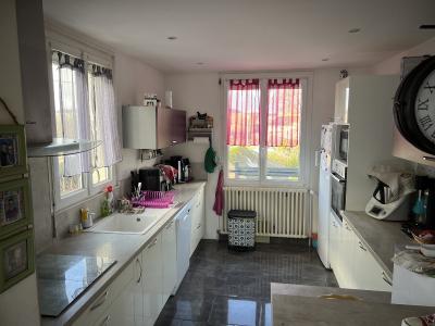 Detached House with Garden in Histroic Town