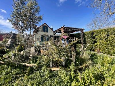 Detached House with Landscaped Garden