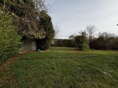 Traditional House with Garden