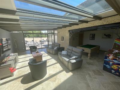 Lovely House with Large Conservatory Feature