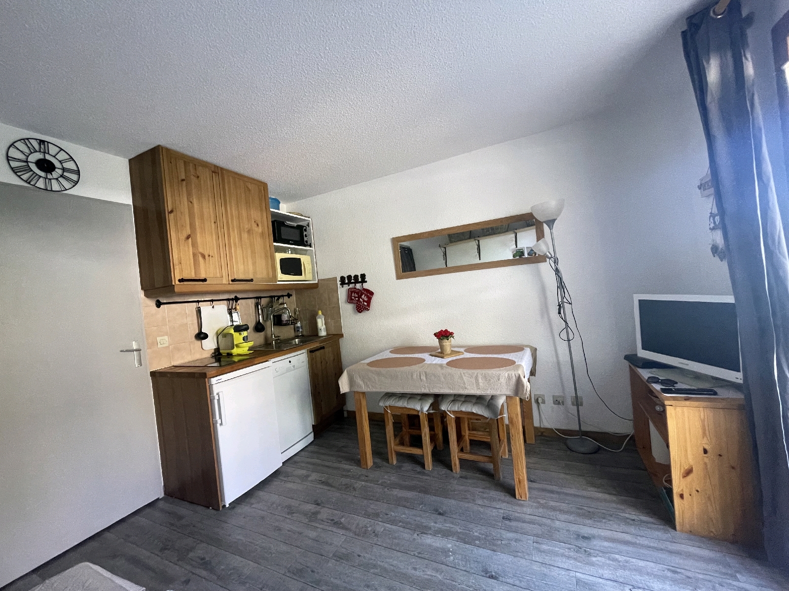 Apartment Close to Ski Chair Lift with Mountain View