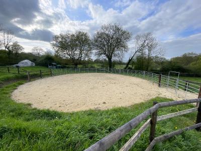 Equestrian Facilities Over 18 Hectares