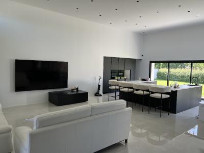 Uber Contemporary Detached House