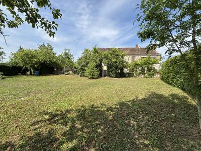Detached Country House with Attached Outbuilding