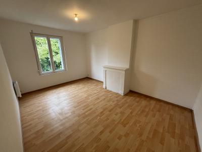 Detached House with Garden and Wooden Garage