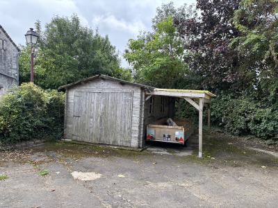 Detached House with Garden and Wooden Garage