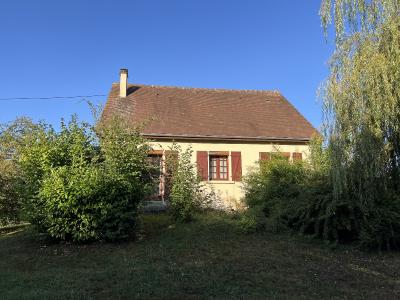 Detached House with Garden and Garage