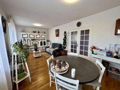 Detached House with Landscaped Garden