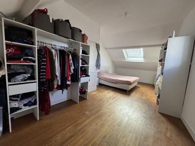 Traditional House with Garden