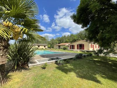 Detached Country House with Swimming Pool