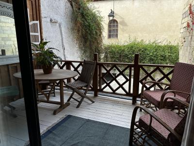 Pretty House with Courtyard Garden