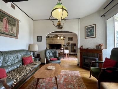 Lovely House with Swimming Pool in Beautiful Garden