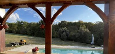 Detached Country House with Swimming Pool and Landscaped Garden