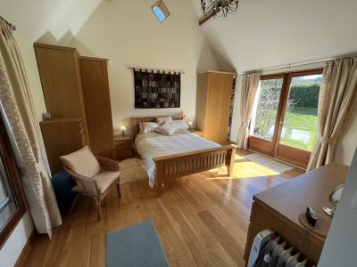 Detached Country House with Swimming Pool and Landscaped Garden