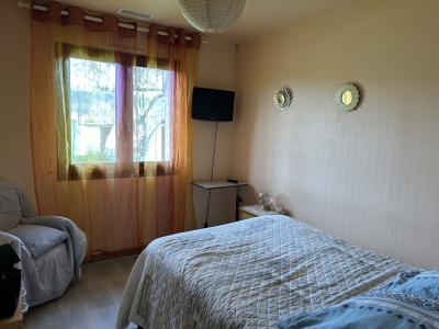 Single Storey Detached Villa With Pool