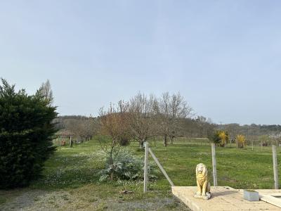 Single Storey Detached Villa With Pool