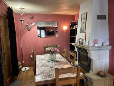 Single Storey Detached Villa With Pool