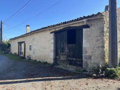 Maison En Pierre Avec Jardinet