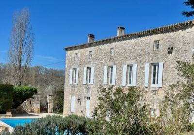 Country House with Swimming Pool and Open Views