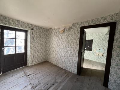 Habitable House to Improve, Great Location