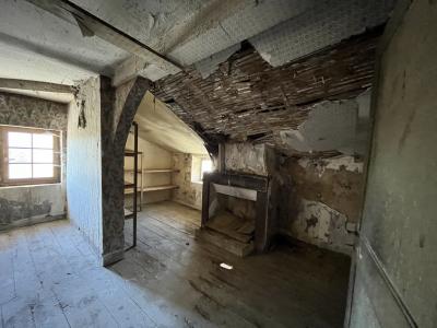 Habitable House to Improve, Great Location