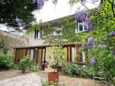 House With Garden And Barn, Garage