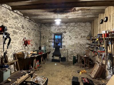 Detached Country House with Long Driveway and Open Views