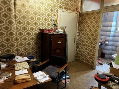 Detached Country House with Long Driveway and Open Views