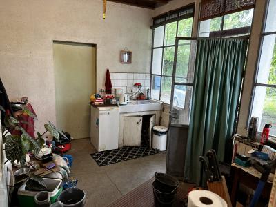 Detached Country House with Long Driveway and Open Views