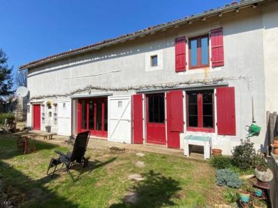 Village House With Enclosed And Private Garden