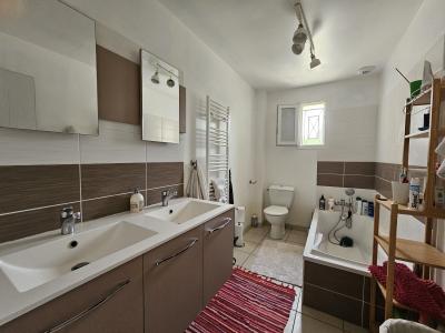 Beautiful Single Storey Villa with Swimming Pool