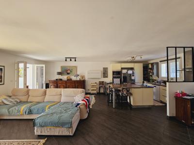 Beautiful Single Storey Villa with Swimming Pool