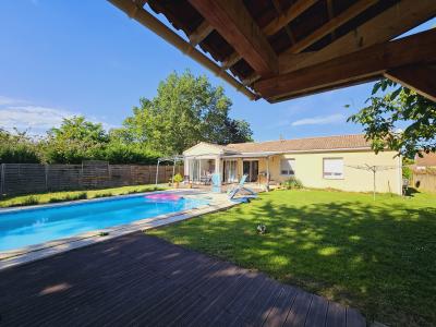 Beautiful Single Storey Villa with Swimming Pool