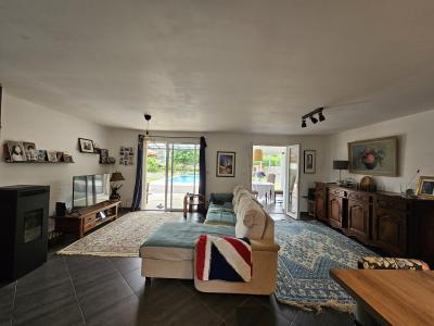 Beautiful Single Storey Villa with Swimming Pool