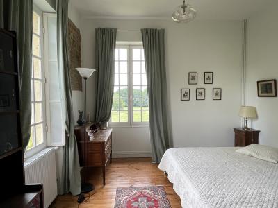 Detached Manor House with Pool and Land