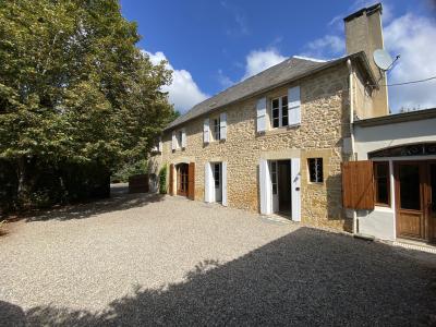Main House with Two Guest Cottages and Pool