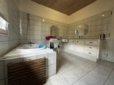 Very Pretty Property with Swimming Pool