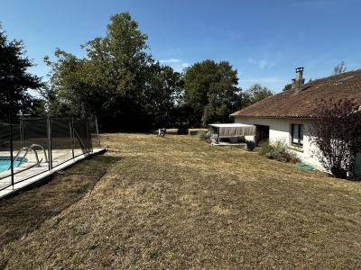 Very Pretty Property with Swimming Pool