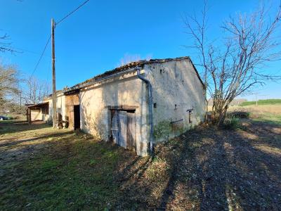 Detached House with Garden and Open View