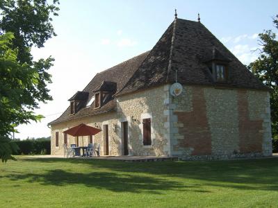 Detached Country House with Swimming Pool