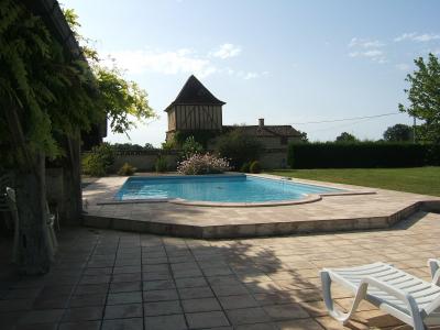 Detached Country House with Swimming Pool