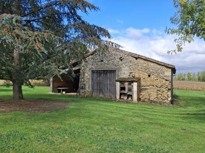 Manor House with Outbuildings in Four Hectares