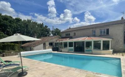 Superb Detached Property With Pool And Gite