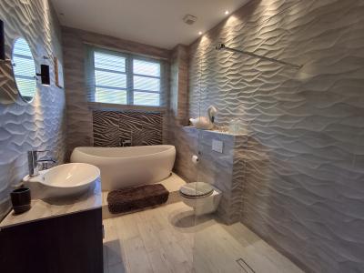 Detached House with Beautiful Renovated Interior