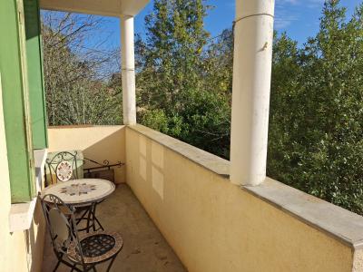 Detached House with Beautiful Renovated Interior