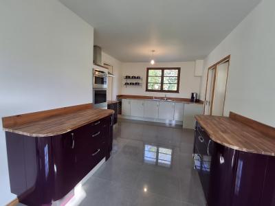 Detached House with Beautiful Renovated Interior